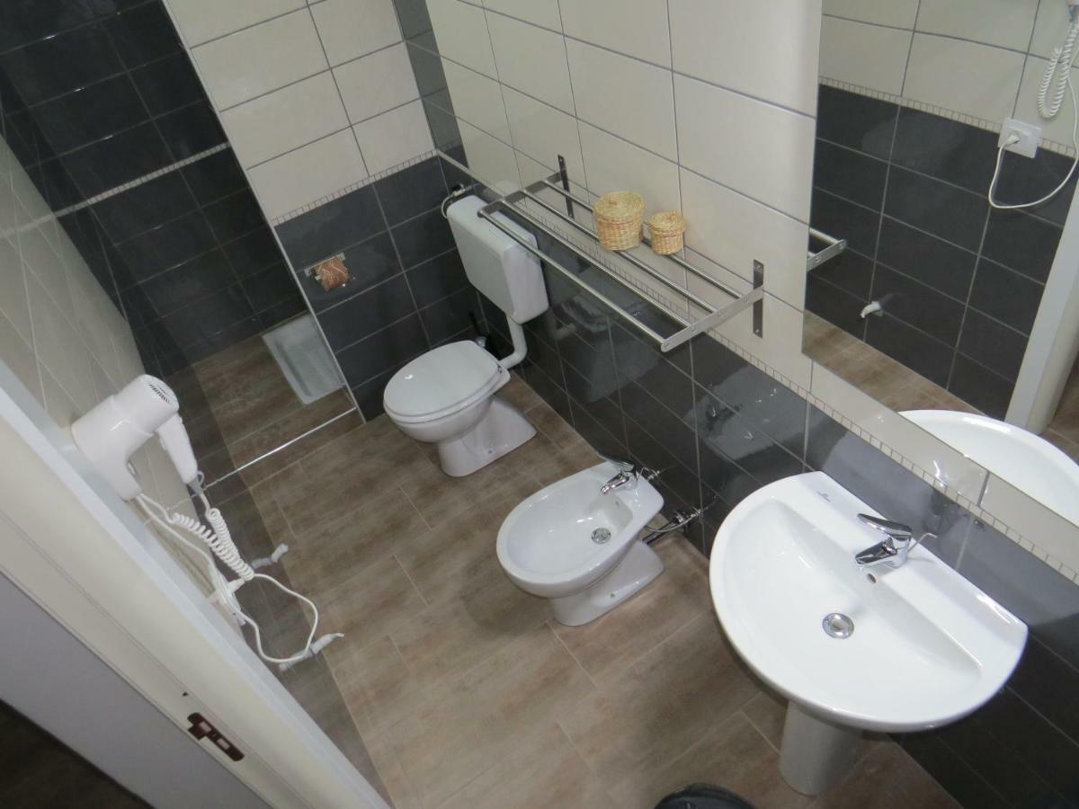 B&B Maison Blanche Caltagirone Ngoại thất bức ảnh